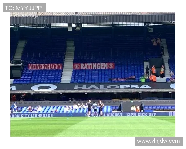 足球明星为何能吸引如此众多粉丝的深层原因解析