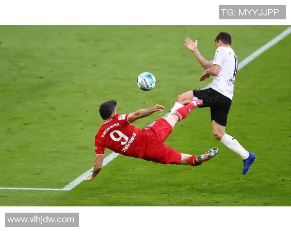 足球明星在逆境中展现绝望情绪的瞬间与心路历程